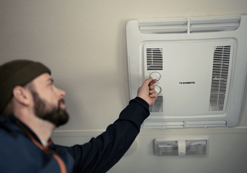 Dometic’s nye energibesparende, smarte klimaanlegg tilgjengelig i Europa