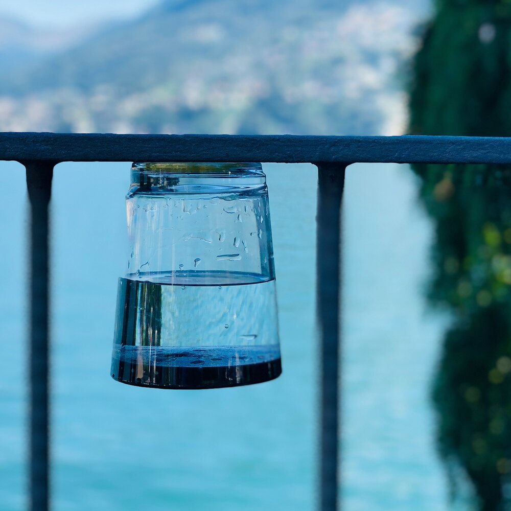 Magnetisk glass - Drikkeglass 25 cl. blå bunn pk a 2 stk